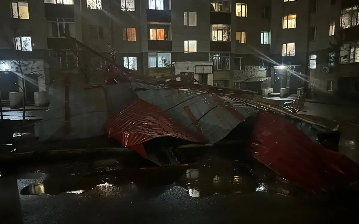 Қосшы қаласында күшті жел салдарынан 1229 абонент жарықсыз қалды