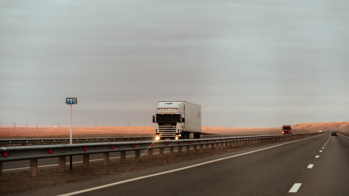 Сняты все ограничения движения на казахстанских дорогах.