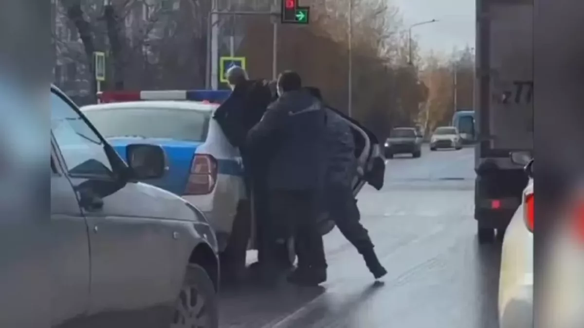 Қостанайда әйелін ұрған тұрғын полиция көлігінен қашып кетпек болған