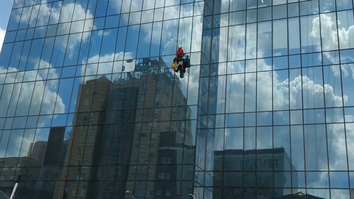 "3-қабаттан құлап, өлімнен аман қалдым", - альпинист