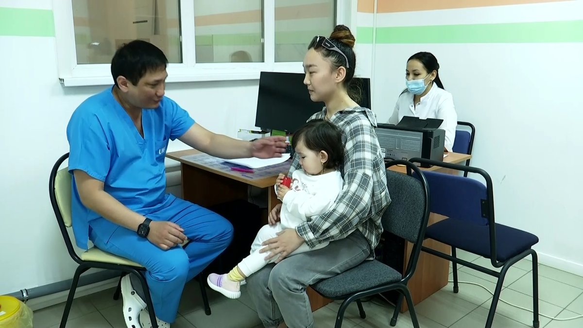 «8 мыңнан астам кадр тапшы»: Әшімбаев медицина қызметкерлерінің жетіспеушілігі туралы айтты