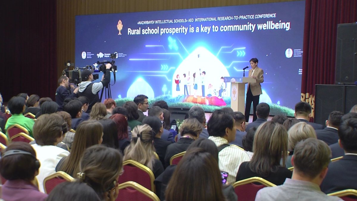 Астанада "Ауыл мектебінің өркендеуі - қоғам игілігінің кепілі" атты халықаралық ғылыми-тәжірибелік конференция өтті