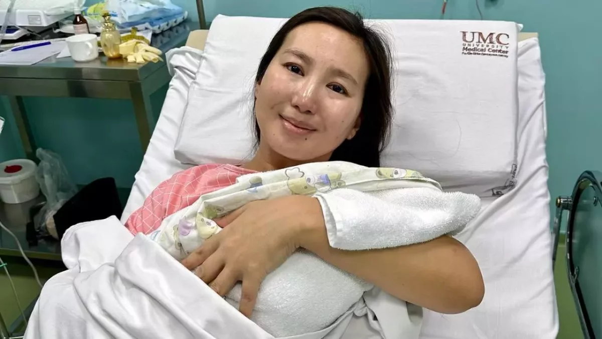 "Жұғысты болсын": Блогер Жанерке Елшін үшінші перзентін дүниеге әкелді