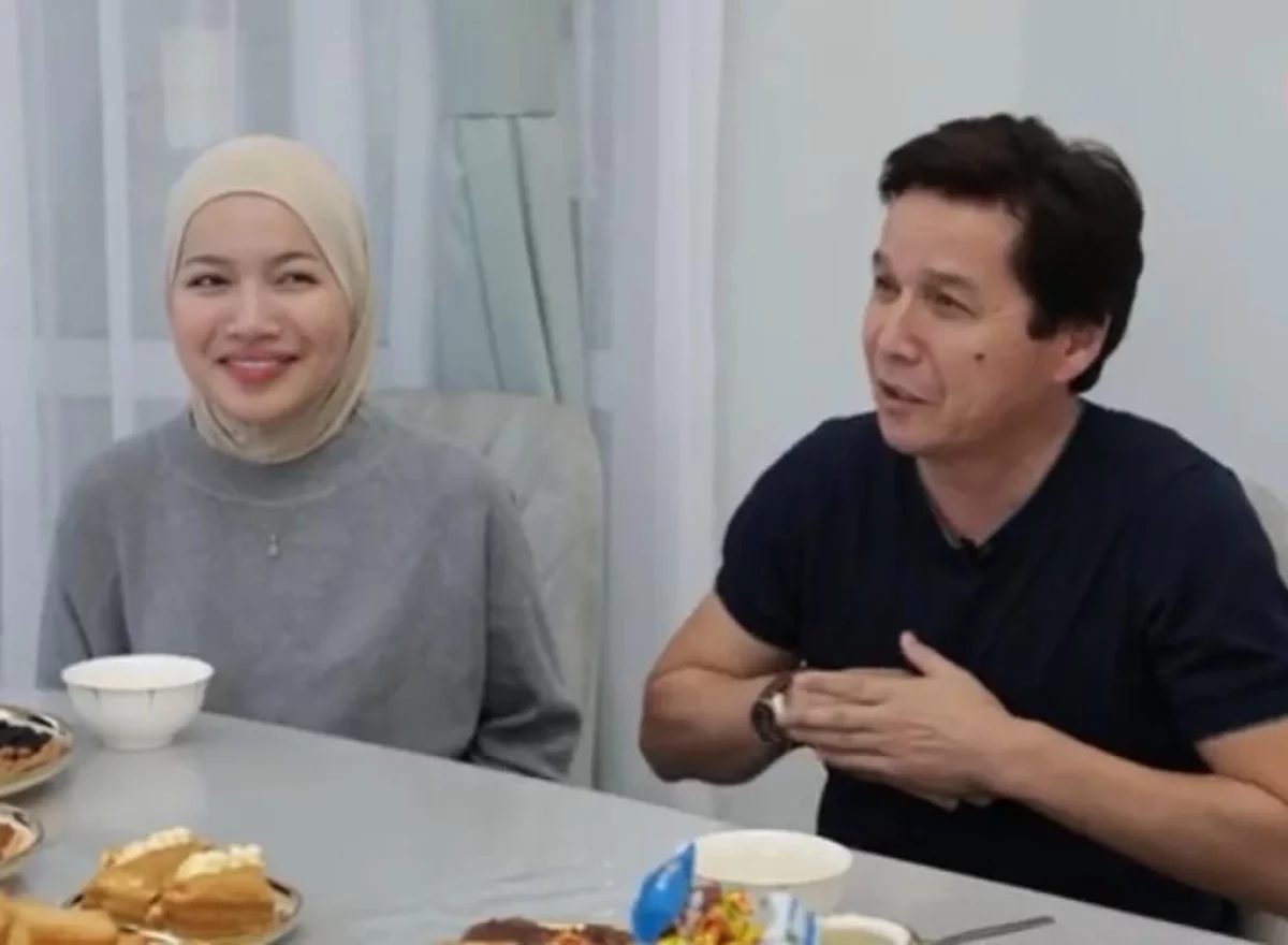 "Дәстүр үшін дауға қалдым": Абай Бегей ұлының құдалығында не үшін көрпеге аунағанын түсіндірді