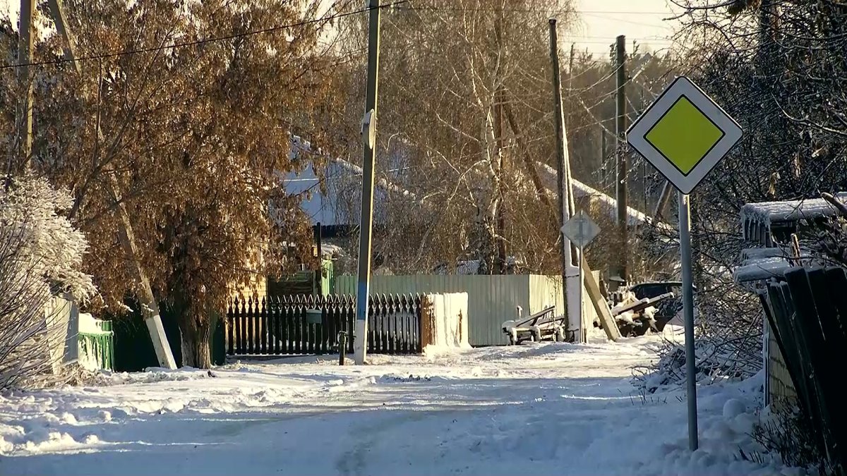 Полсотни аварийных бригад пытаются подключить обесточенные поселки СКО