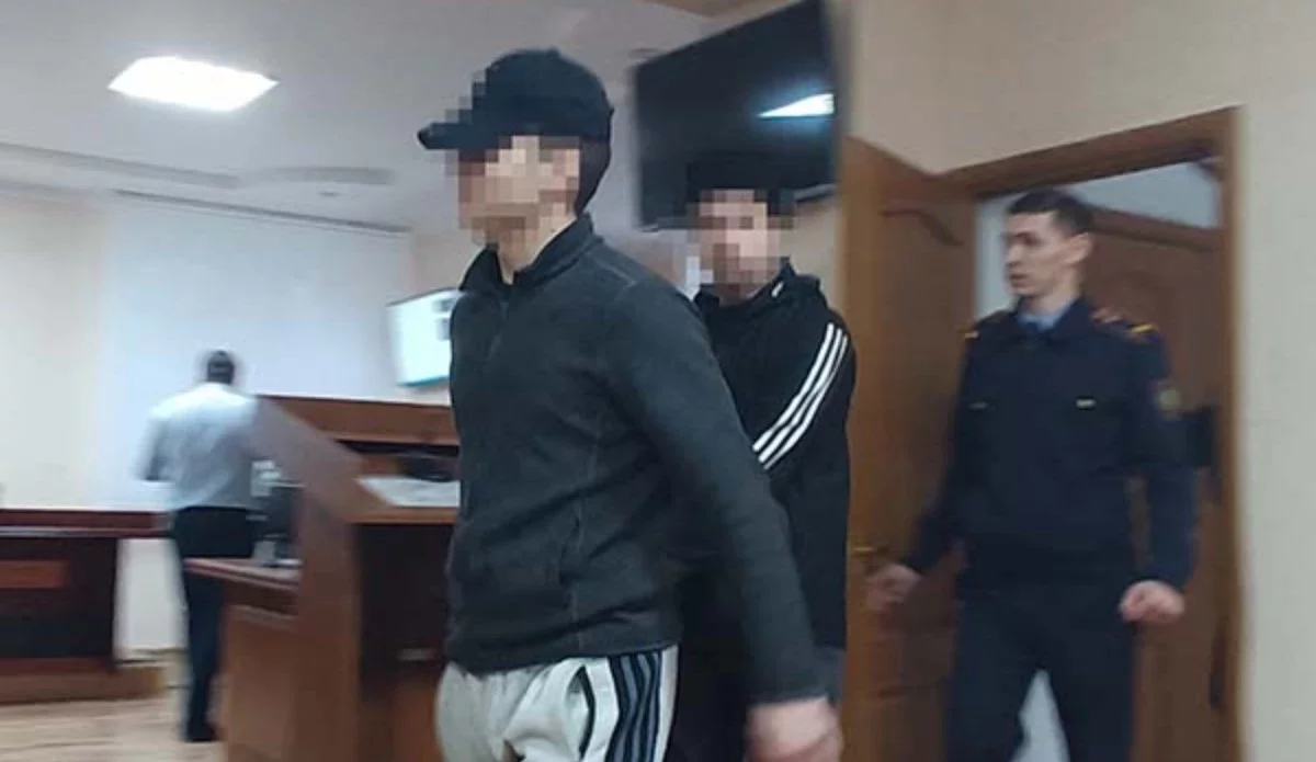 Неке сақиналарын алу үшін саусақтарын шауып тастаған