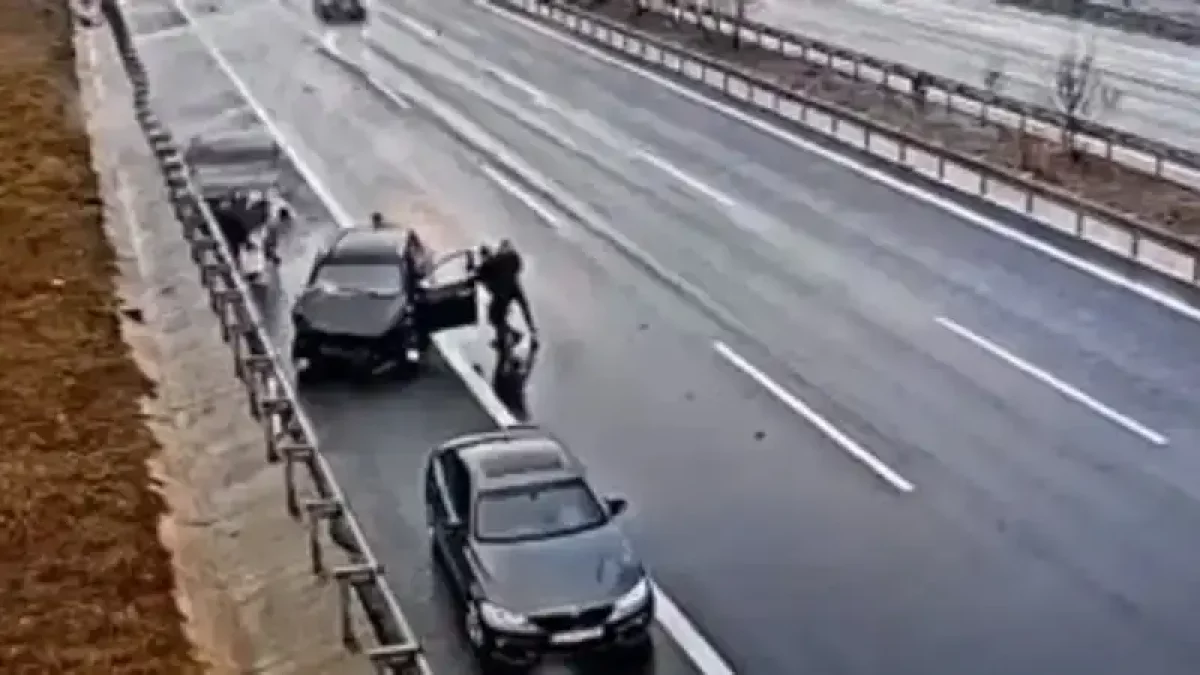 Қазнетте тас жолда болған жантүршігерлік апаттың бейнежазбасы тарады