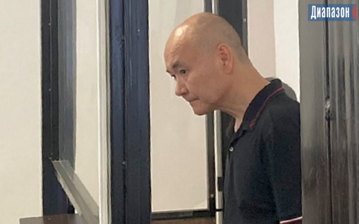 Экс-аким Актюбинской области платил миллионы знакомому, чтобы остаться на свободе
