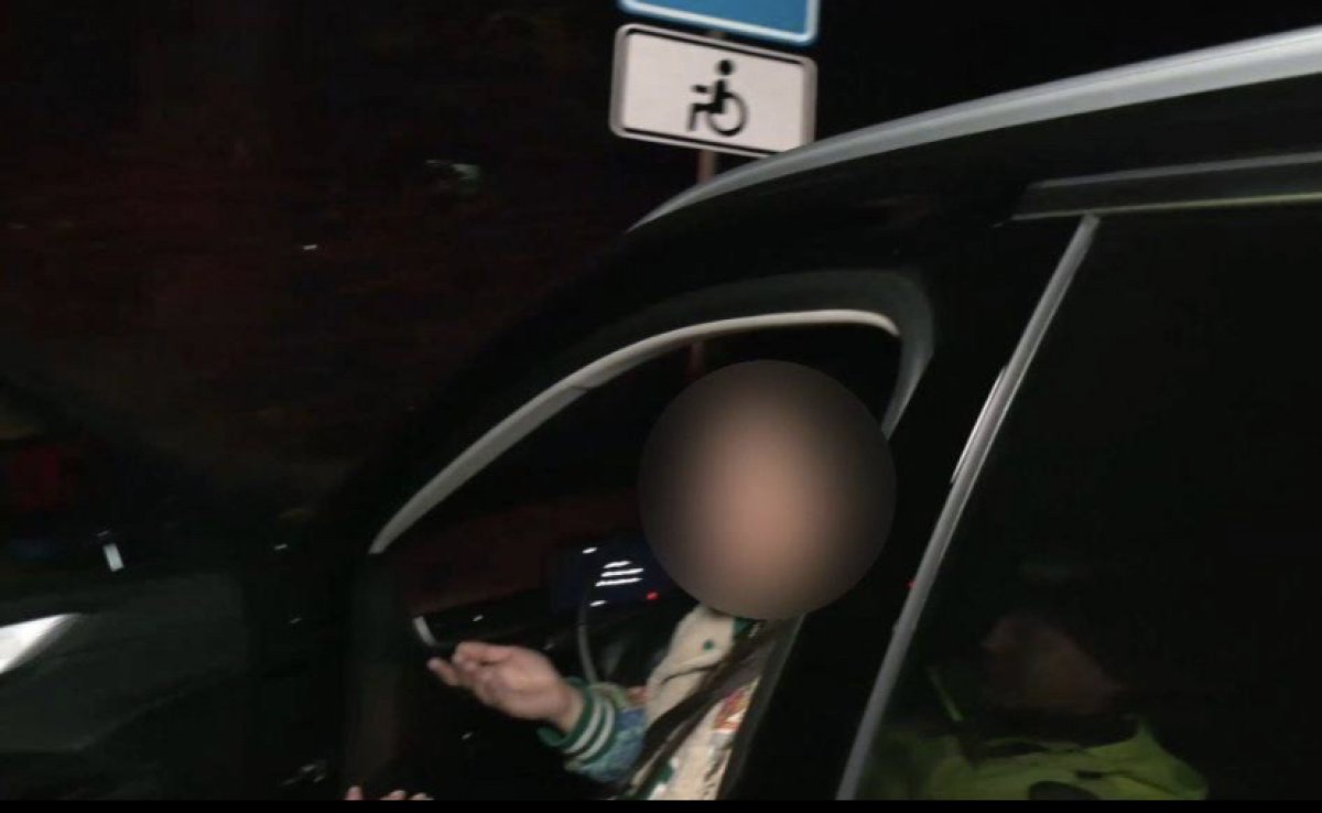 Пьяная автоледи хотела избежать ареста и предоставила суду фиктивную справку о беременности в Талдыкоргане