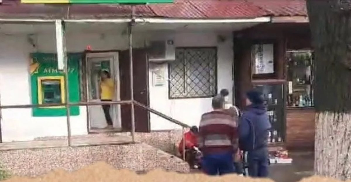 Жительница Уральска погибла из-за упавшего на голову кирпича