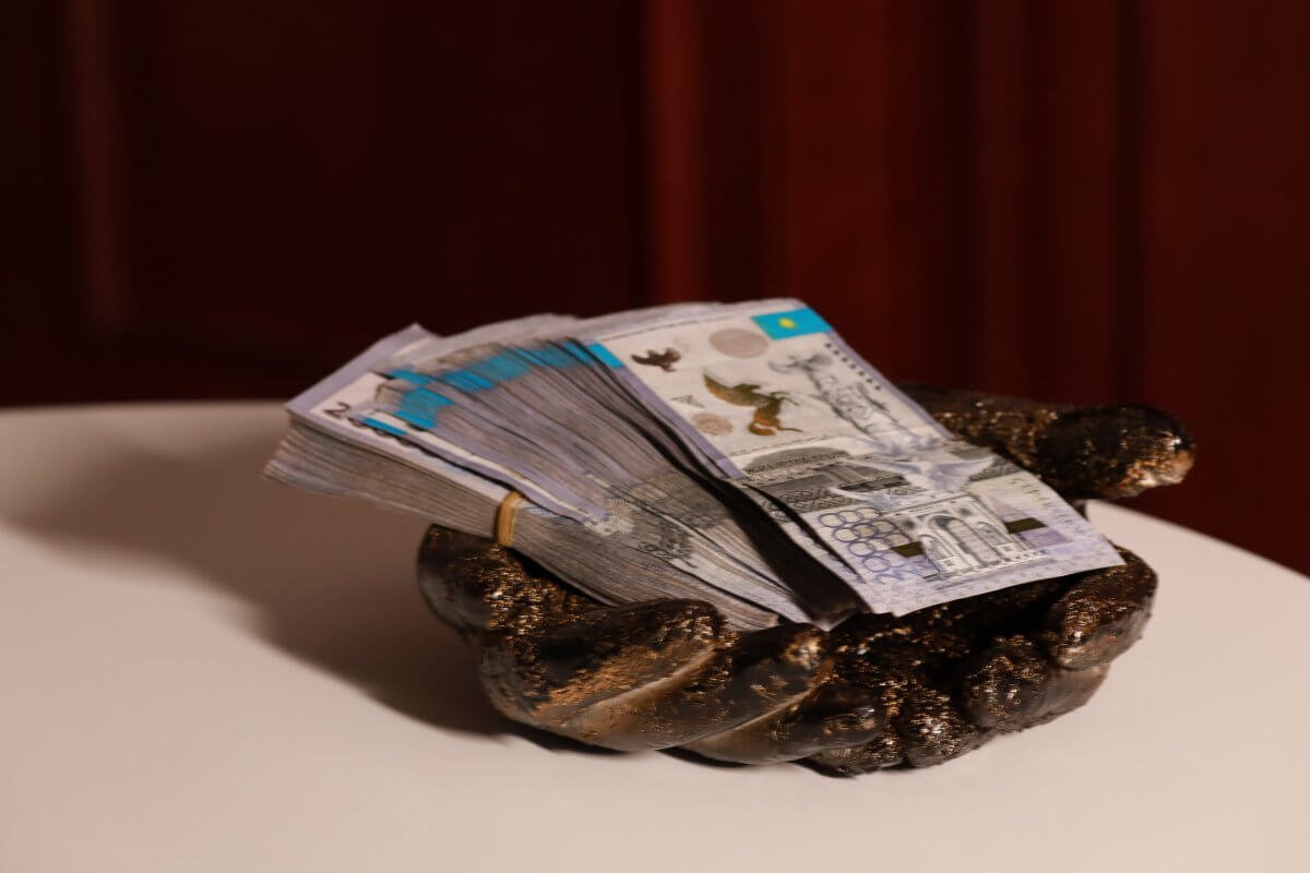 Қазақстандықтар пандемиядан кейін қарызға белшеден батқан