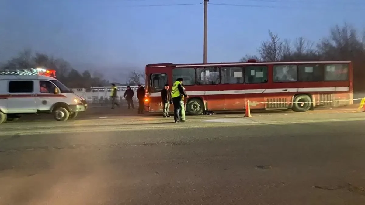 Өскеменде автобус жүргізушісі жаяу жүргіншіні қағып өлтірді