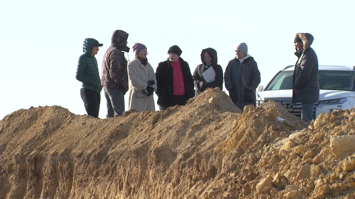 Жители села под Астаной возмущены разработкой "загадочного" карьера