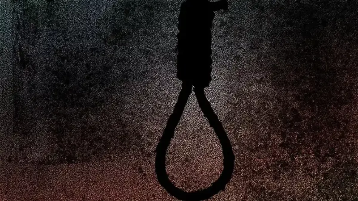 Иранда 17 жасар жігітті балаға зорлық-зомбылық көрсеткені үшін өлім жазасына кесті