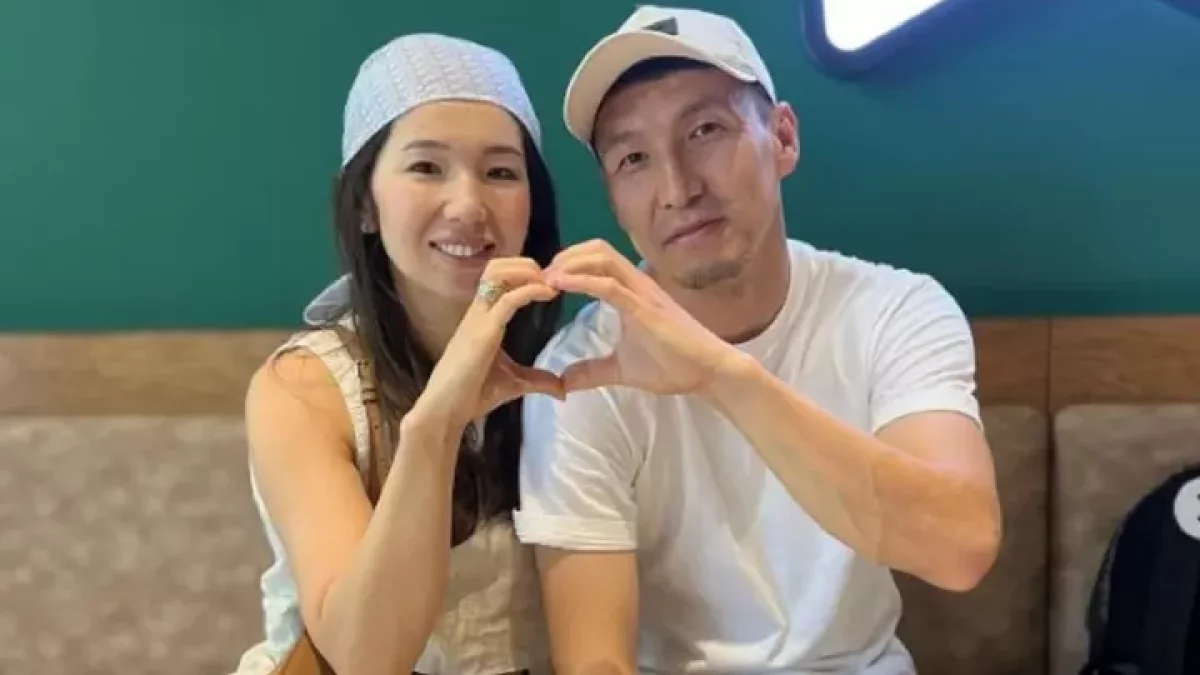 "Анам мен әйелім – нөмірі бірінші жанкүйерлерім": Асхат Тағыберген жеке өмірі туралы айтты