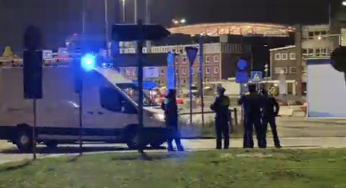 Неизвестный открыл стрельбу из автомобиля в аэропорту Гамбурга