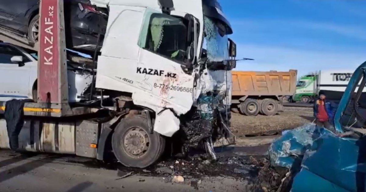 Шесть человек погибли в ДТП в Карагандинской области