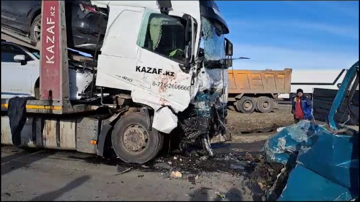 Алматы-Екатеринбург тас жолында жан түршігерлік көлік апатынан 6 адам қаза тапты