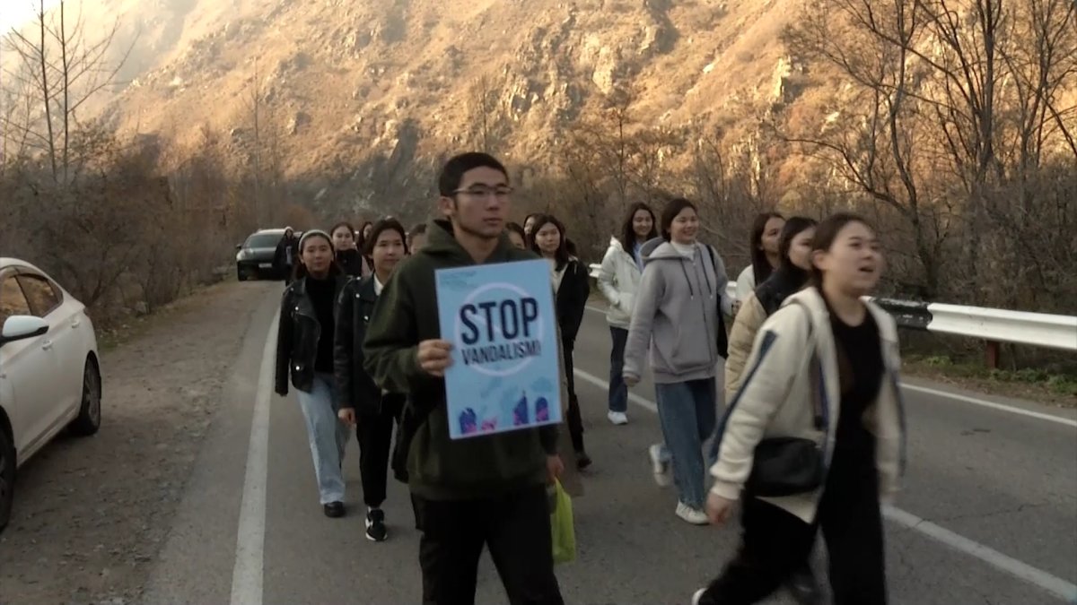 Экологическую акцию провели члены молодежного крыла «Жастар Рухы»