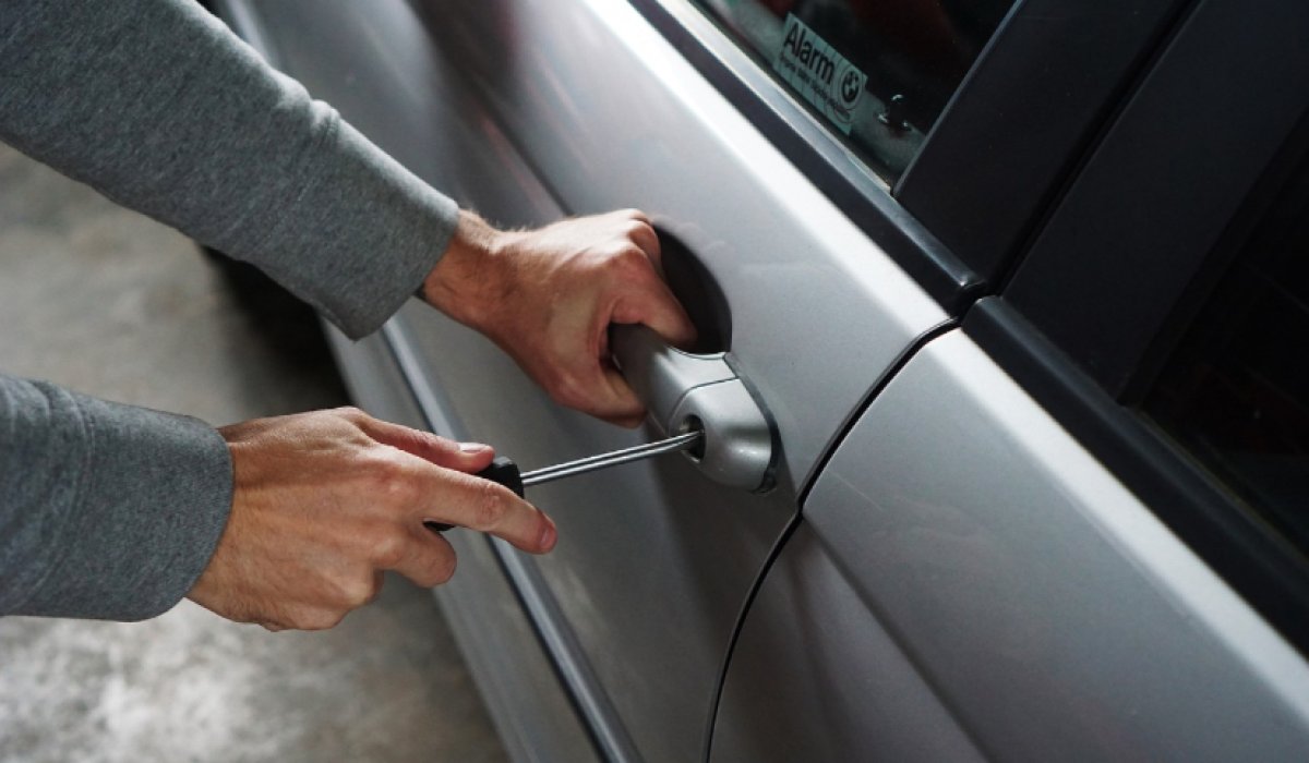 Rolls-Royce стоимостью более 200 млн тенге вскрыли автоугонщики (ВИДЕО)