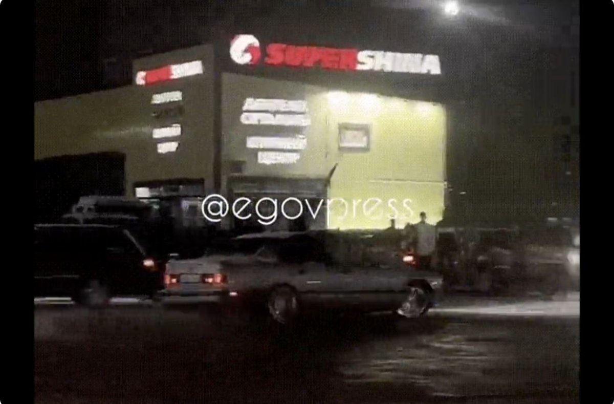 Алматыда қолына "автомат" алып, дрифт жасағандар жазаланды