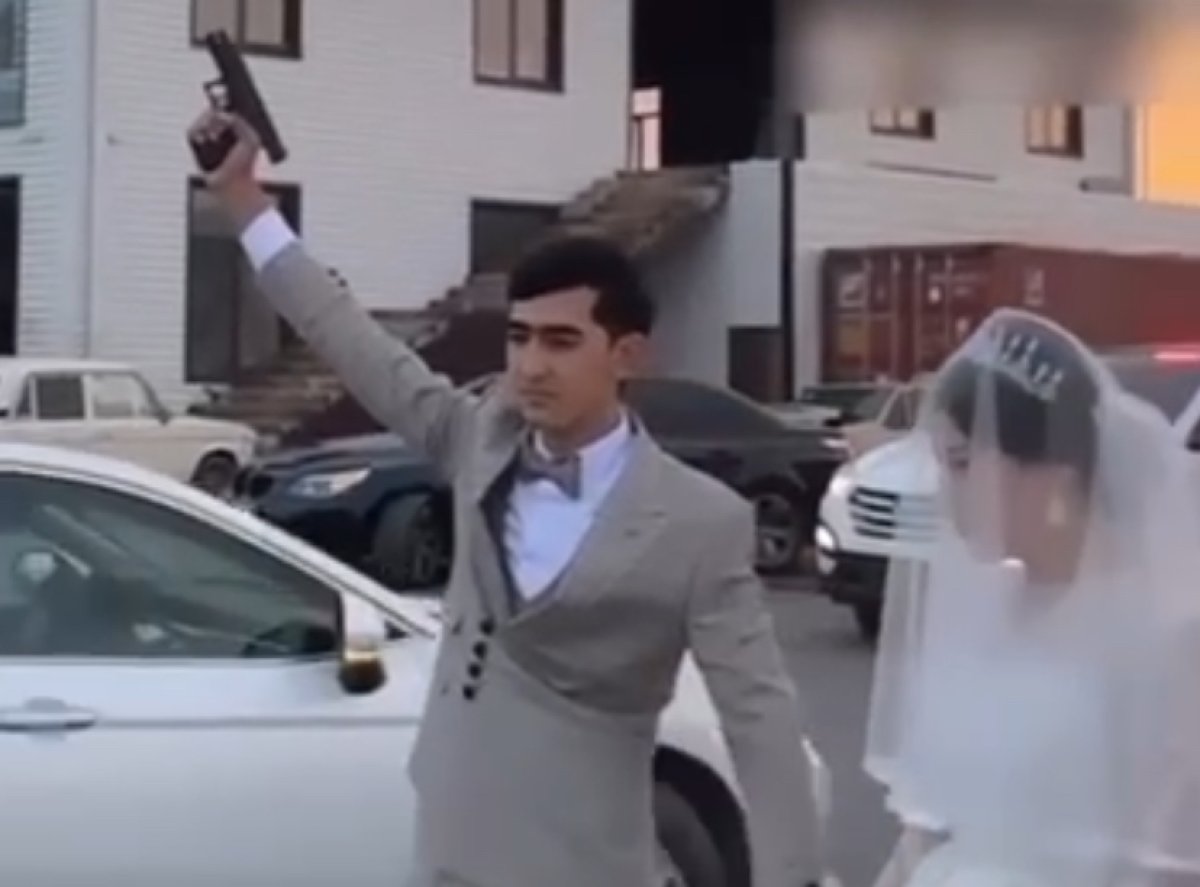 Молодожены устроили стрельбу в Туркестанской области (ВИДЕО)