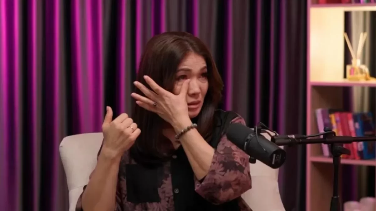 "Үмітімді үзген едім": Танымал актриса күйеуіне екінші әйел алуға рұқсат бергенін айтты