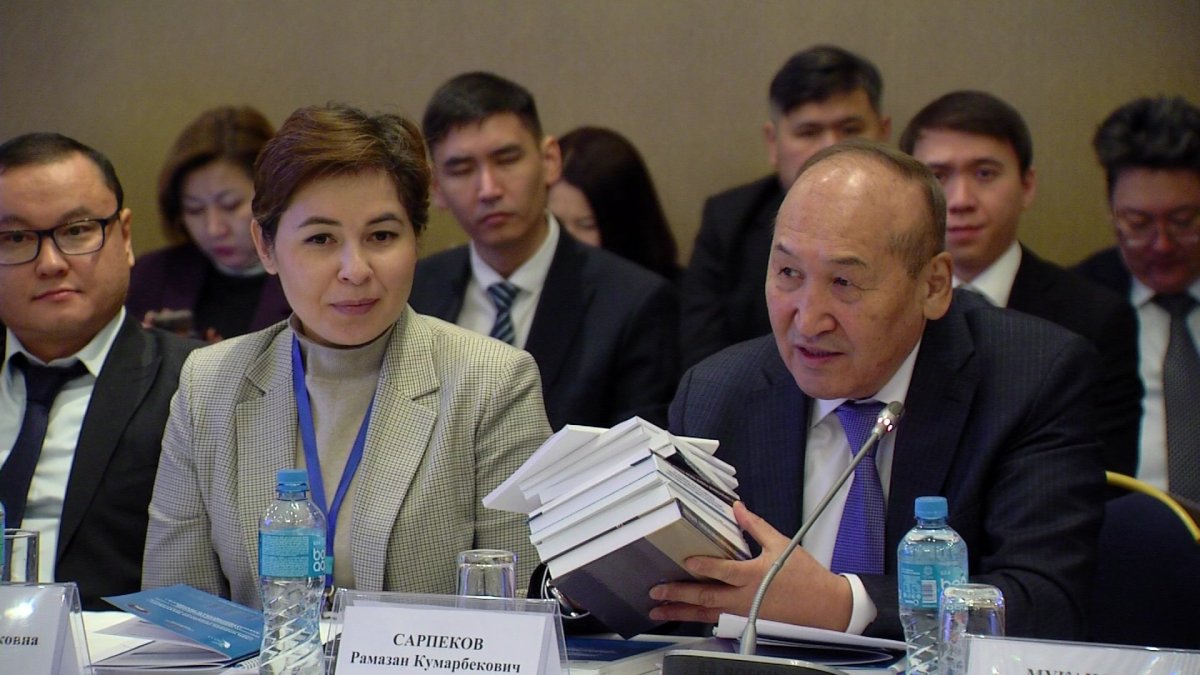 В стране более 300 законов и они друг другу противоречат,- эксперты