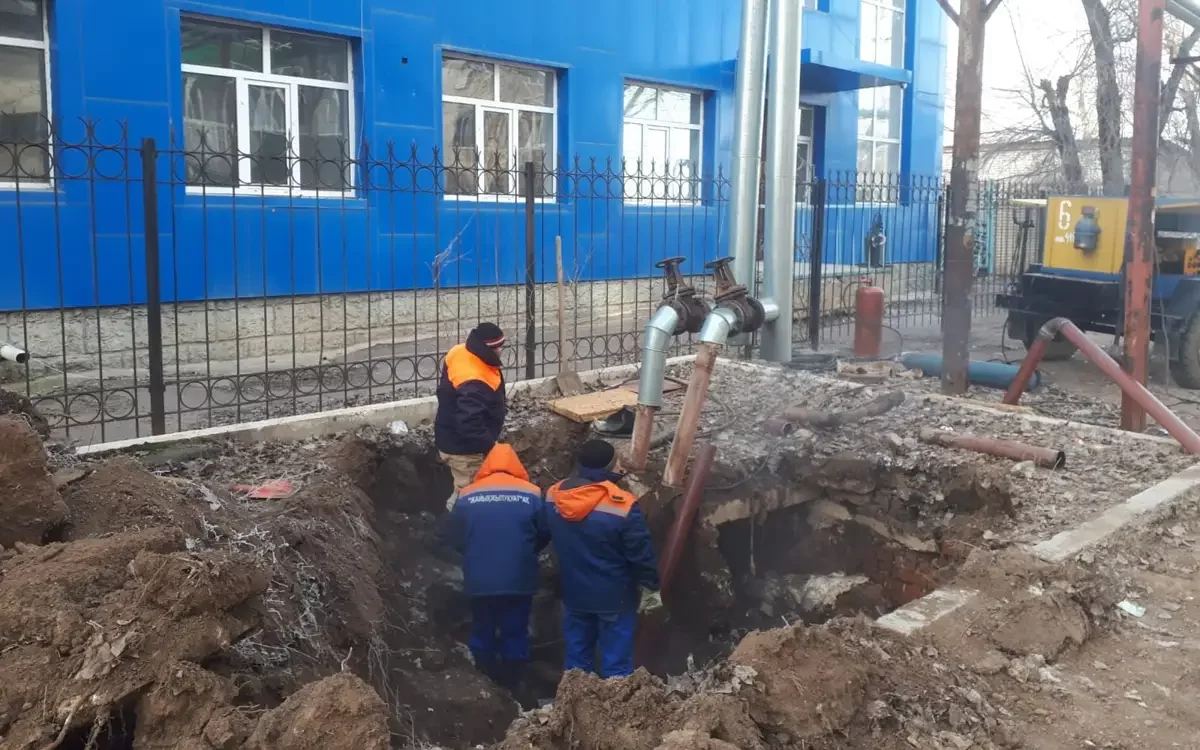 Оралда жылу құбыры жарылып, мекеме жылусыз қалды