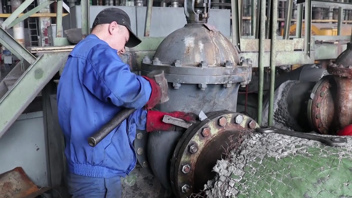 "Жауапты министрлер жылы кабинеттерінен шығуы керек", - Е.Саиров