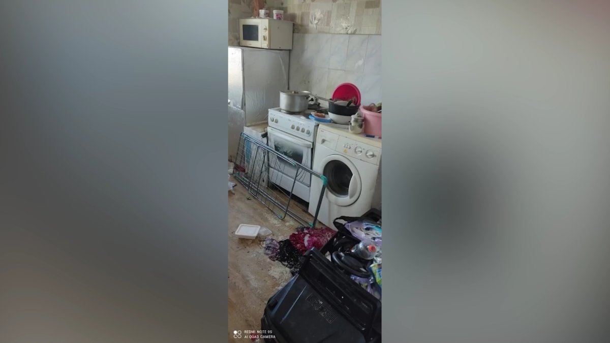 Павлодарда  пәтерлердің бірінен  адам төзгісіз жағдайда өмір сүрген 3 бала табылды