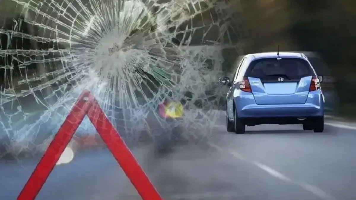 Қызылордада көпір үстіндегі жүк көлігінің тіркемесі екі жеңіл көлікке соғылды