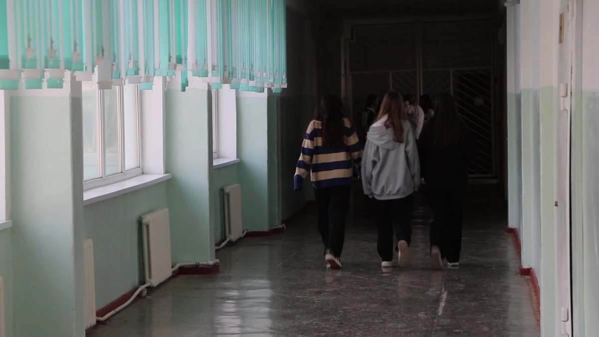 Ақтөбеде 13 жастағы бала мектепте құлап, көз жұмды