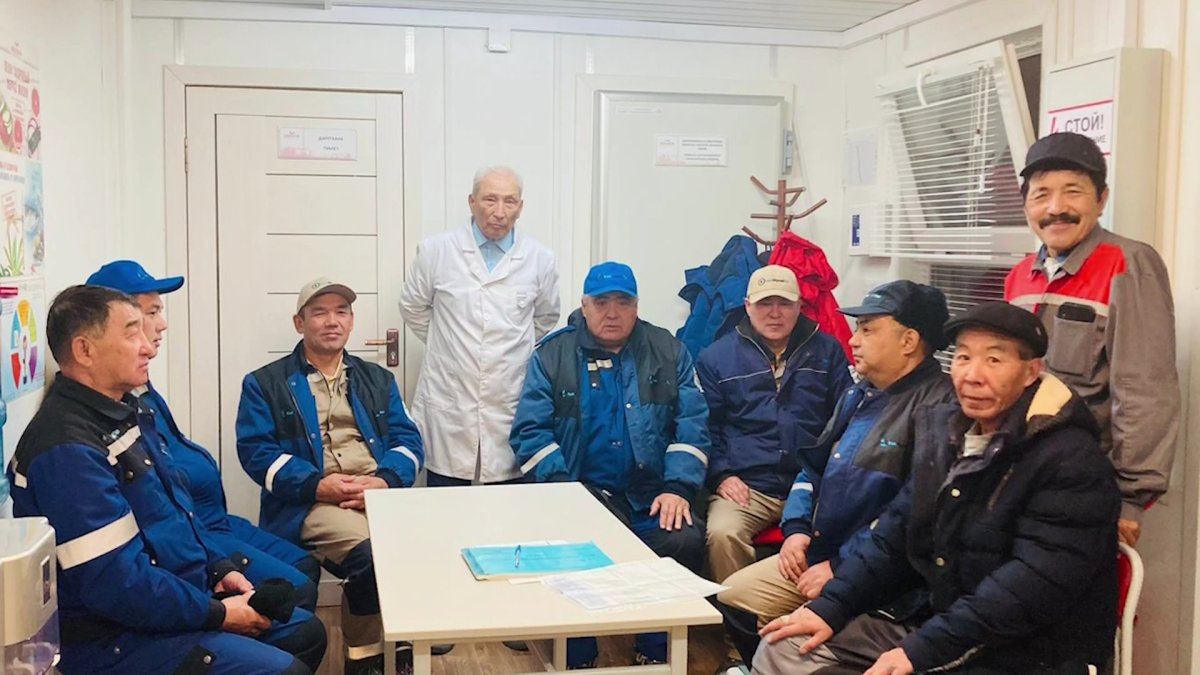 Атырауда 80 жастағы қария вахталық әдіспен жұмыс істеп жүр