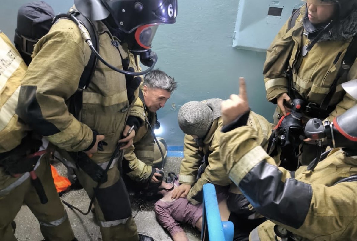 89-летнюю бабушку спасли из пожара в Усть-Каменогорске