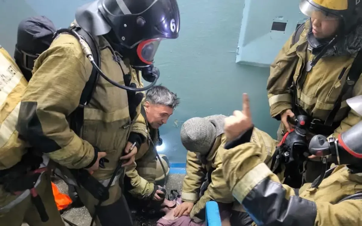 Өскеменде өртенген пәтерден 89 жастағы кейуана құтқарылды
