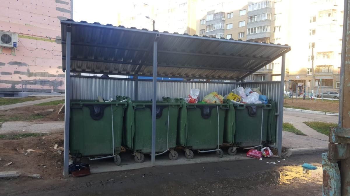 Полиэтилен пакетке орап тастап кеткен: Риддерде қоқыс жәшігінен нәрестенің денесі табылды