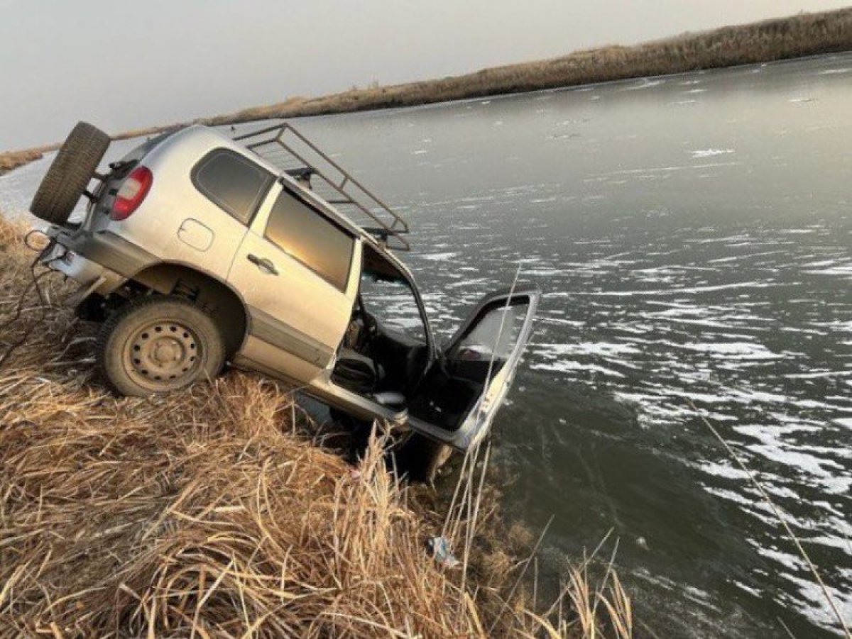 Павлодарскую рыбачку задавила машина подруги