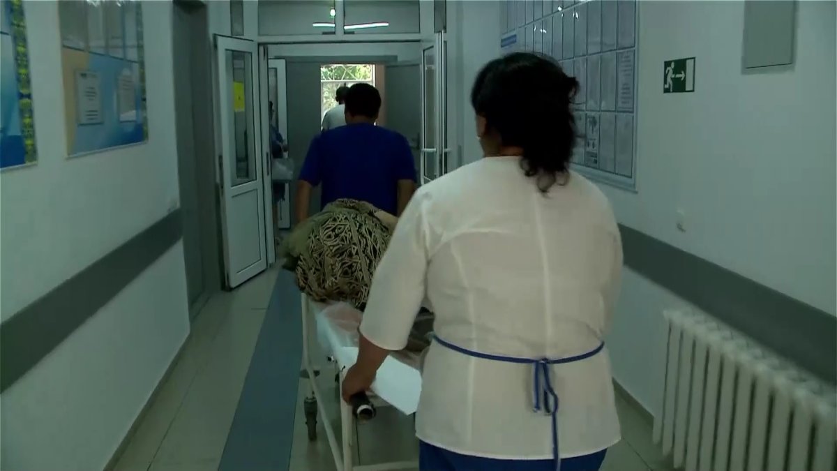 БҚО-да қызды пышақтаған күдіктіге қатысты  сот басталды