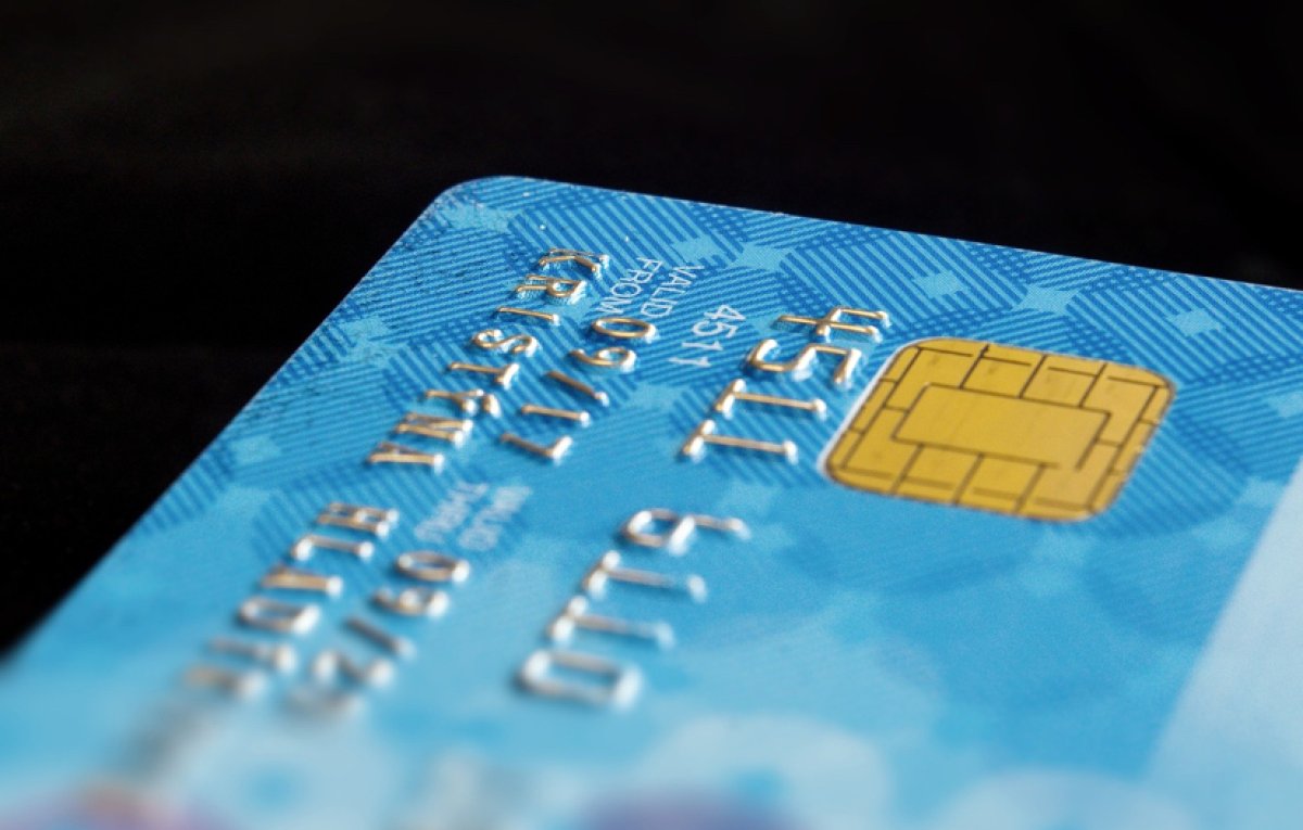 Директор Центра воспитательной работы ЗКО устроил на работу сына и завысил ему зарплату