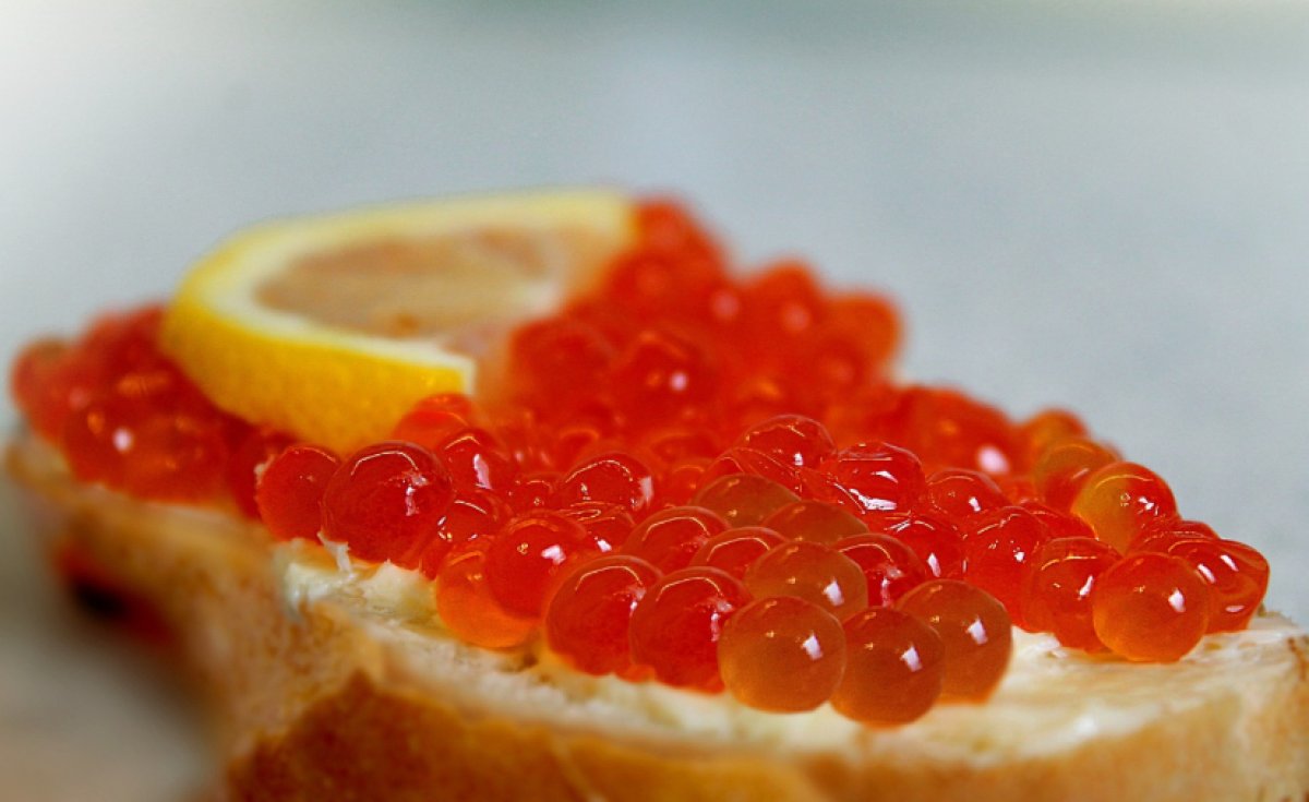 Кишечную палочку обнаружили в красной икре