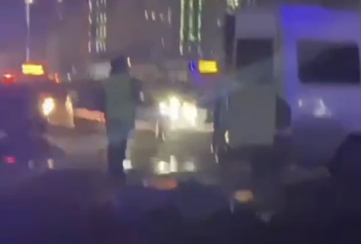 Автобус въехал в остановку: о состоянии пострадавших рассказали врачи