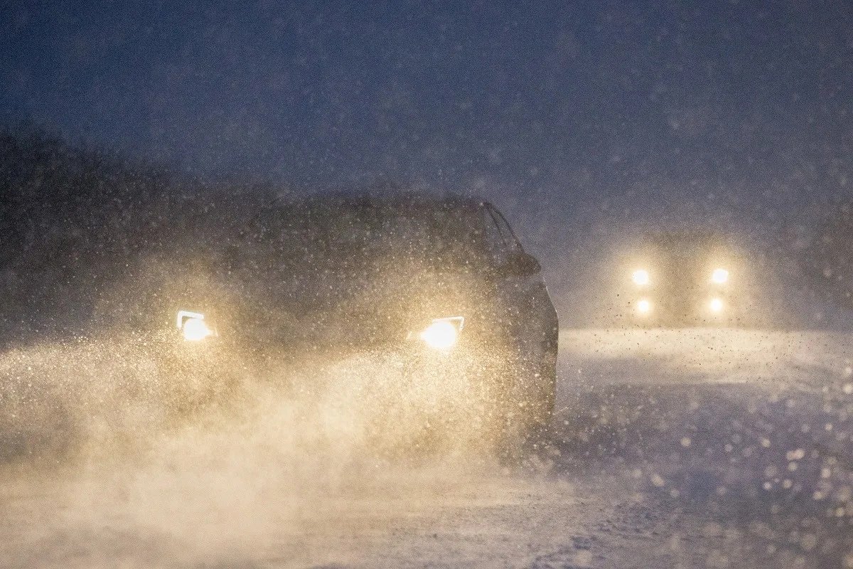 Дороги закрыли в четырех областях Казахстана из-за непогоды