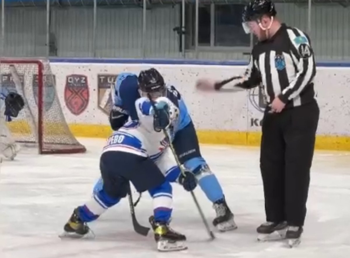 10-летние хоккеисты обыграли полицейских Усть-Каменогорска