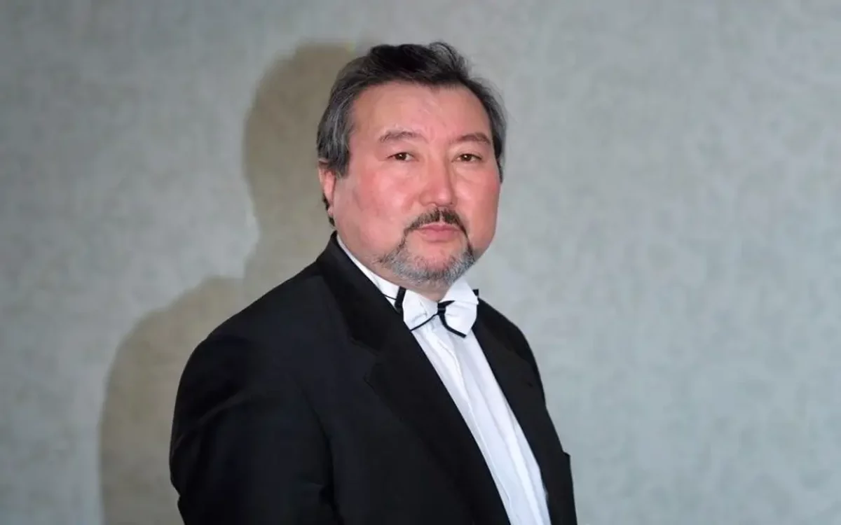 Ақын Ұлықбек Есдәулет халықаралық поэзия сыйлығына ие болды