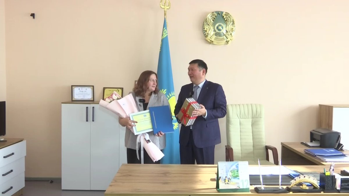 Педагог из области Жетысу вошла в число лучших учителей-международников