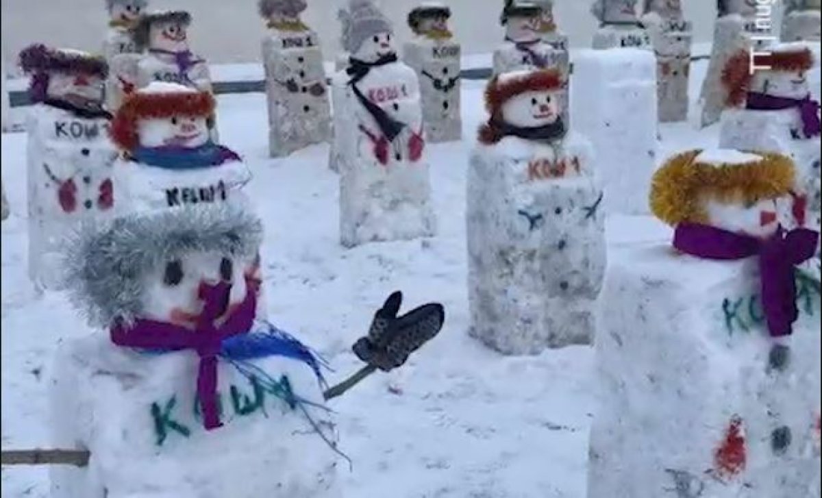 2100 снеговиков слепили жители села в Костанайской области