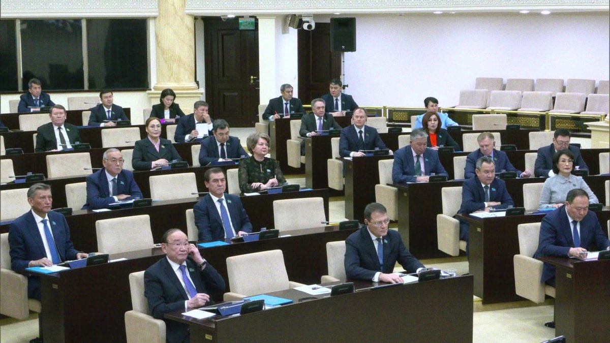 «Саяси жаңғыру жылы болды»,- М.Әшімбаев Сенат жұмысын қорытындылады