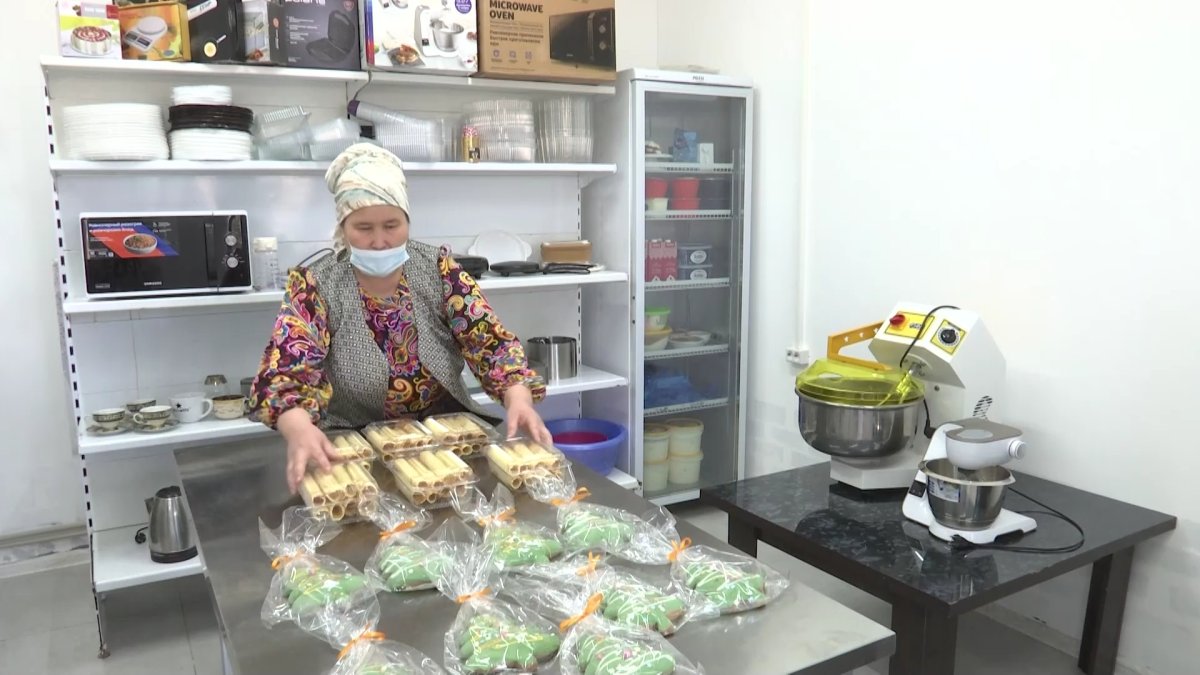 Жительница Мангистауской области открыла кондитерскую по программе «Ауыл аманаты»