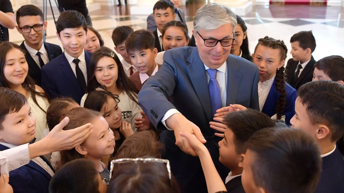 Президент балалардың хаттарына жауап берді